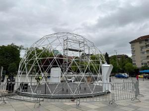 frame_geodesic_tents_construction_assembly