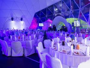 1_polidome_300_party_tent_vip_party_desert_exclusive_dinnerjpg